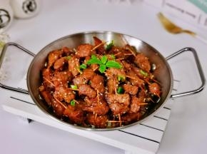 取出装盘即可食用。