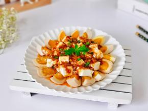 撒葱花即可食用。