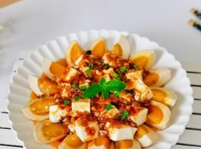 年夜饭餐桌必不可少。