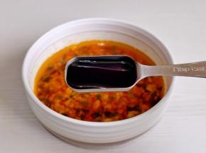 加入两勺生抽。