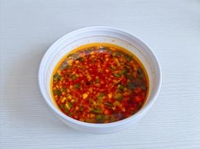 搅拌均匀，万能料汁蘸什么都好吃。