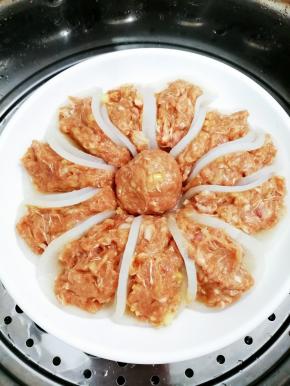 放入开水锅中，大火蒸20分钟