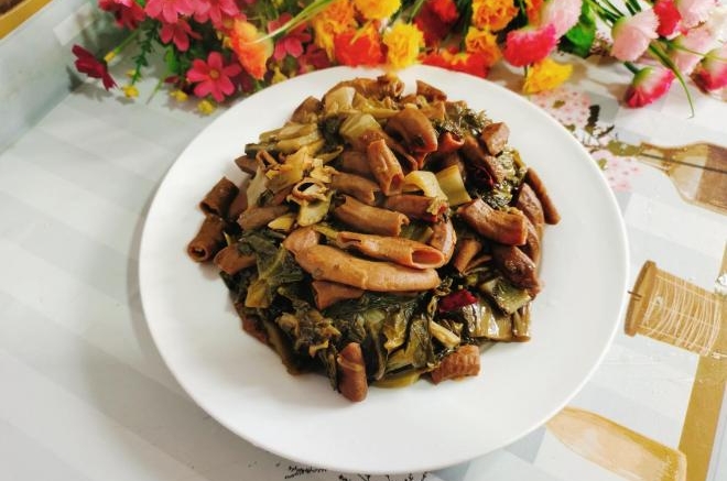 酸菜炒猪小肠
