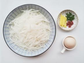 准备好所有食材。