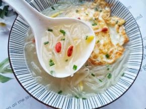 汤鲜味美。