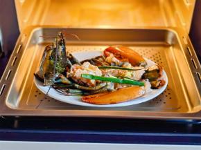 入蒸箱蒸8分钟。（蒸锅也可以）