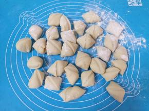 分成大小一致的小剂子。