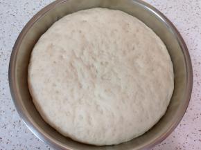 看一下面团，发酵的很好哦。 