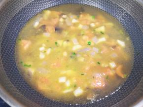 加入开水烧开。