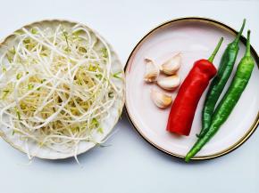 准备好所有食材。