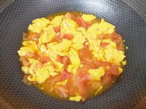 饧面的时间里做个西红柿鸡蛋臊子。