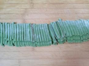 切成面条。