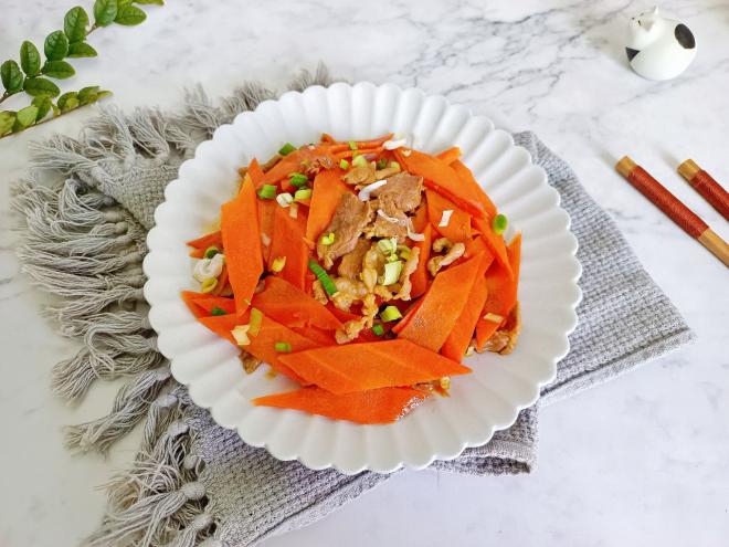 胡萝卜炒肉丝