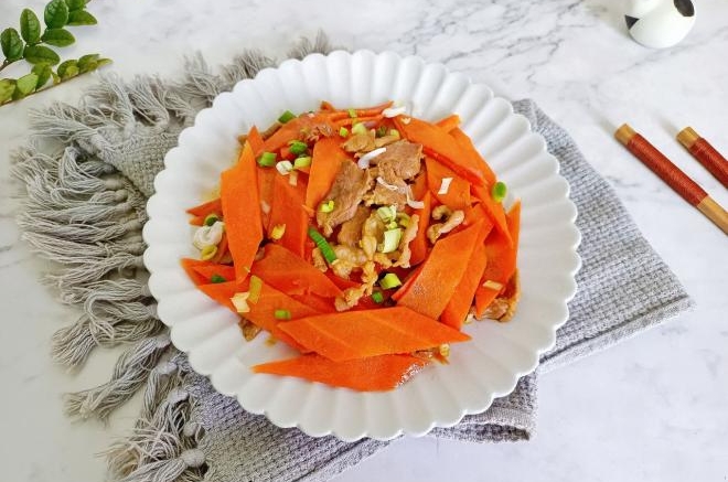 胡萝卜炒肉丝