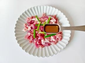 加上料酒一勺。