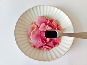 加生抽一勺，加蚝油一勺。