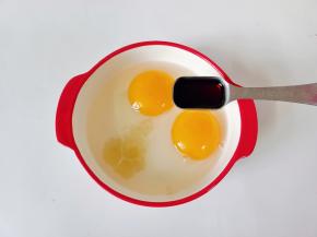 加上生抽一勺。