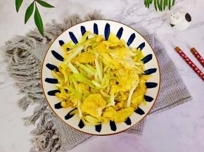 韭黄软嫩鲜香，鸭蛋蓬松鲜美！