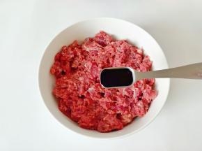 加上生抽两勺。