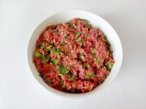 最后加上切好的香菜沫拌好备用。