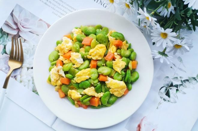蚕豆米炒鸡蛋