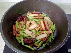 翻炒均匀即可出锅！