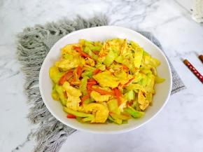 圆白菜脆爽鲜嫩。