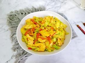 圆白菜脆爽鲜嫩。