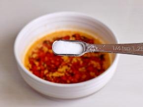 按个人口味加入盐。