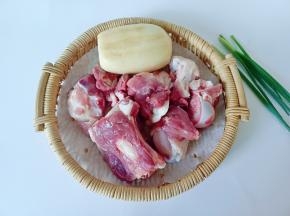 准备好新鲜的食材。