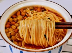 面劲道爽滑。