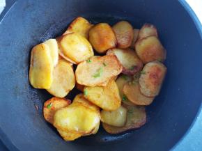 出锅前撒葱花即可。