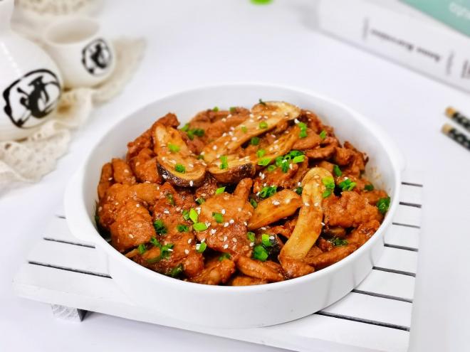 香辣孜然松茸炒肉片