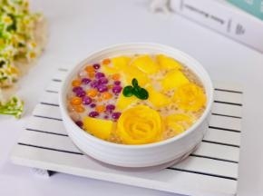 最后把芒果放上就好啦！