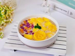 简单零失败的一碗高颜值甜品就完成啦！