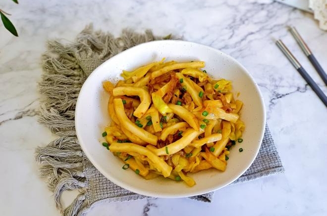 圆白菜牛肉炒年糕