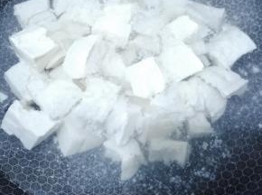 然后放入开水锅中