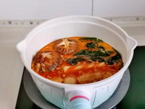 放入不易熟的食物。
