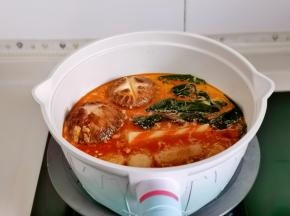 放入不易熟的食物。