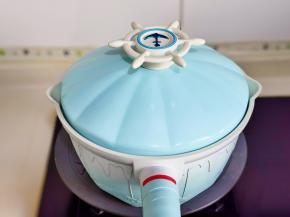 盖上盖子烧开煮5分钟关火。