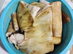 依次把所有的猪皮处理干净！
