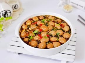 腌制好的鹌鹑蛋登场~