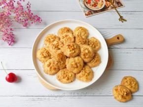 燕麦脆饼干出炉。 