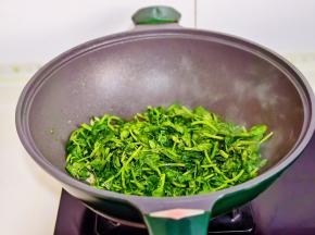 快速翻炒均匀出锅。