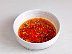 趁热搅拌均匀。