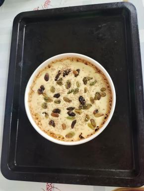 放入适量的葡萄干和熟芝麻！