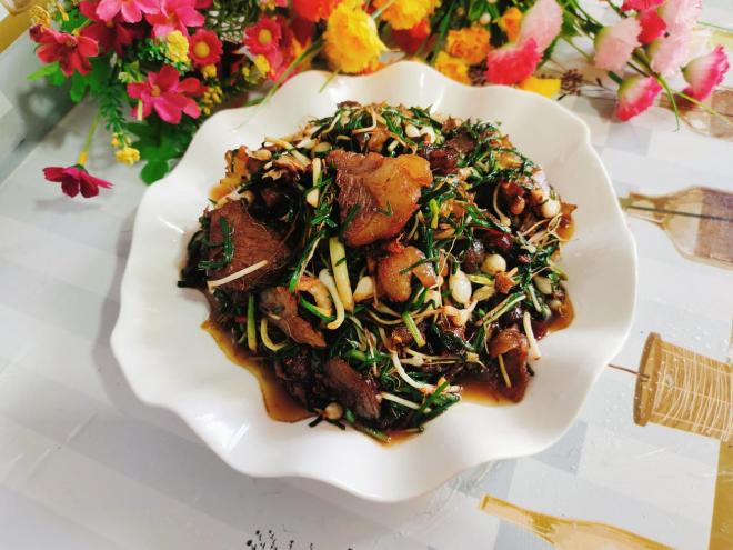 野葱炒腊肉