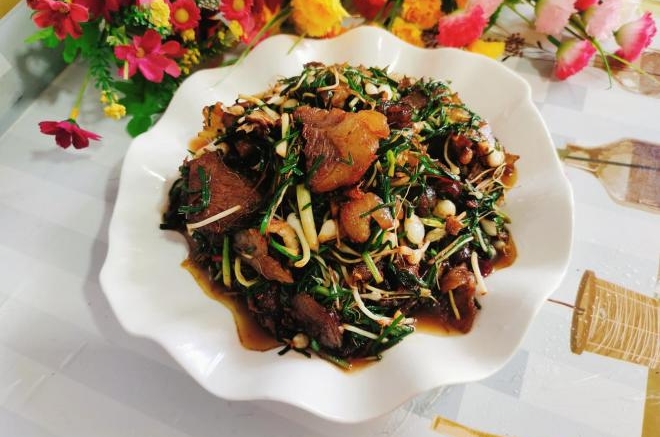 野葱炒腊肉