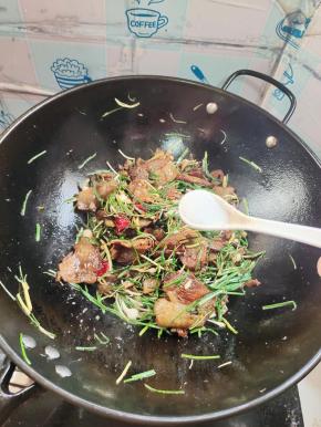 放入一勺盐调味儿！