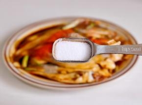 按个人口味加入盐。